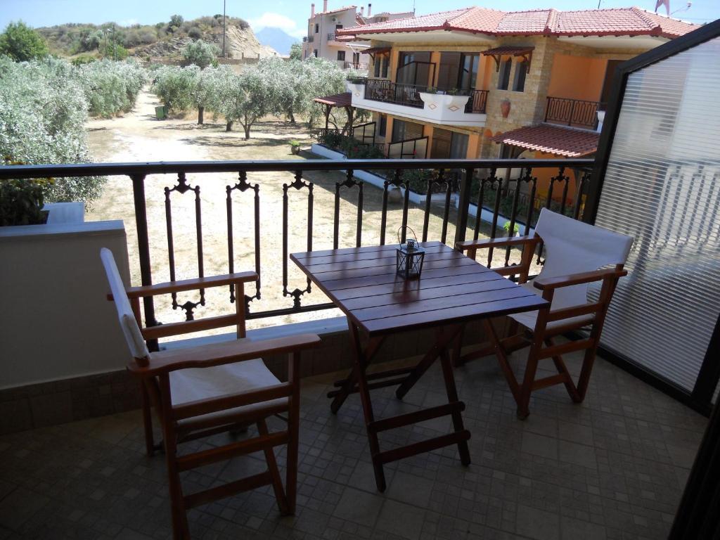 Studios Alexandros Sarti Luaran gambar